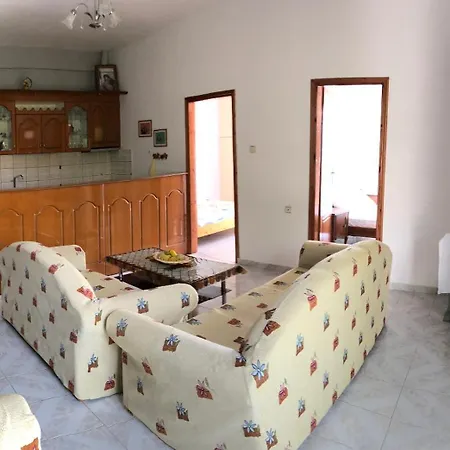 Appartement Dina House *